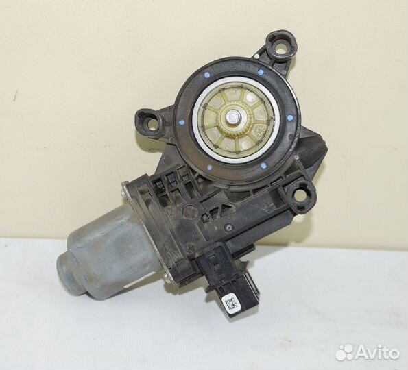 Моторчик стеклопод зад прав 6R0959812S VW Polo