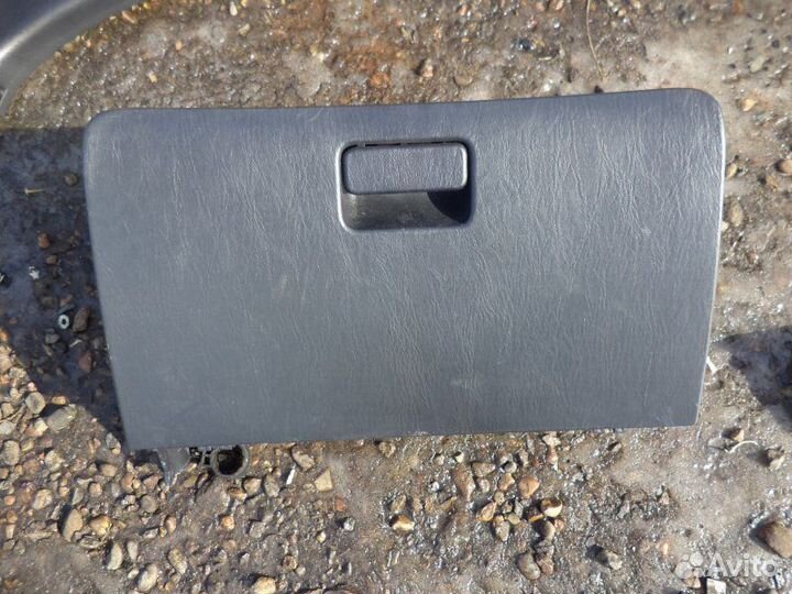 Бардачок Toyota Corolla Fielder ZZE124 1ZZ-FE