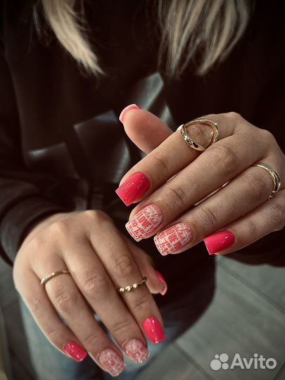 Маникюр и педикюр