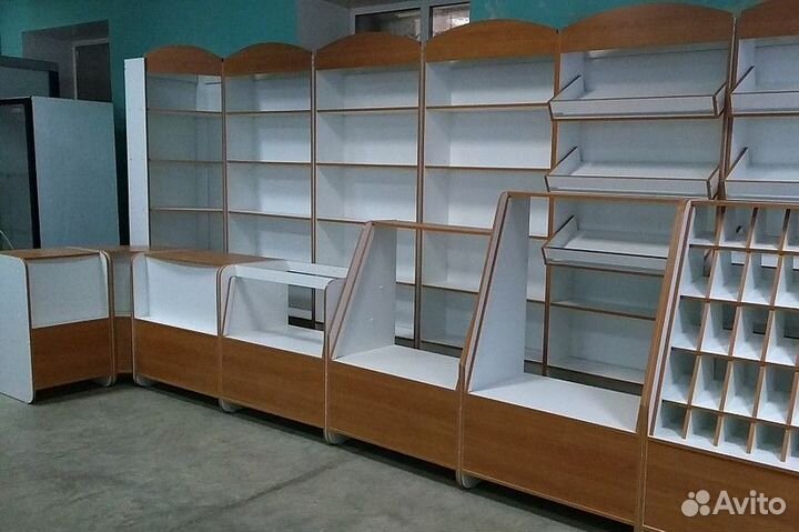 Полки, торговые стеллажи, витрины