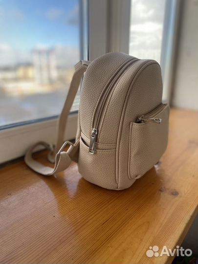 Рюкзак в стиле Zara светлый