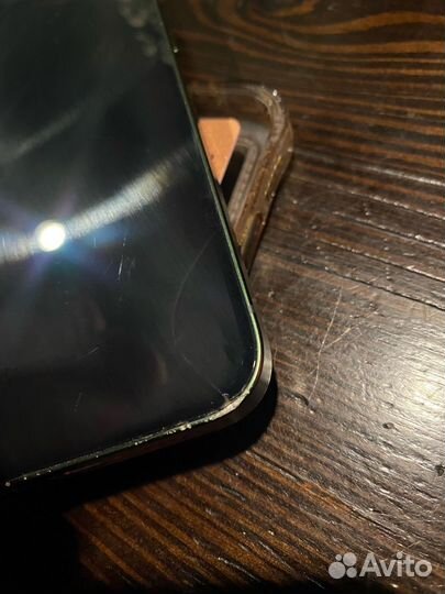 Телефон iPhone 13