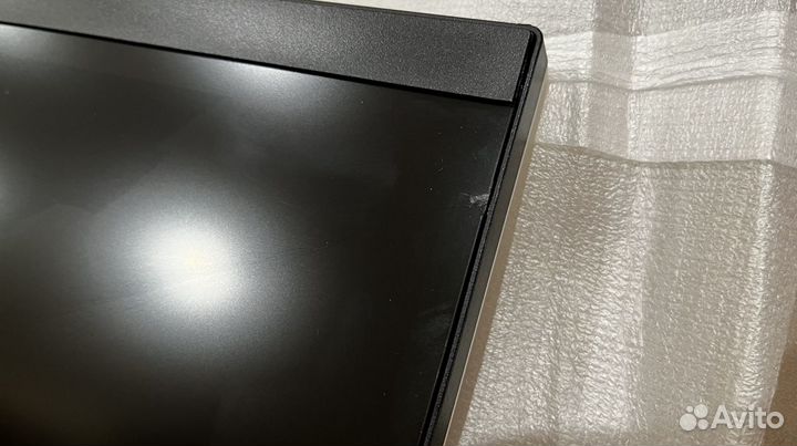 Монитор LG 27UL850-W 27” 4k (экран поврежден)