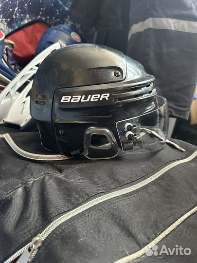Хоккейный шлем