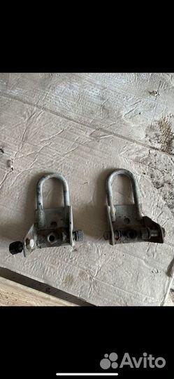 Буксировочные крюки