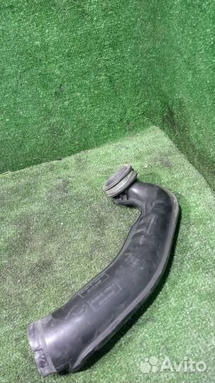 Патрубок воздушного фильтра Ford Focus