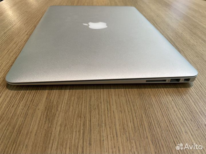 Ноутбук Apple MacBook Air 13 2014 A1466 в идеале