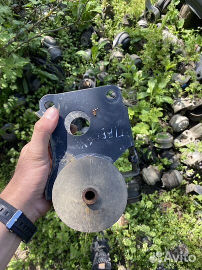 Ниссан Прессаж TU31 опора двс