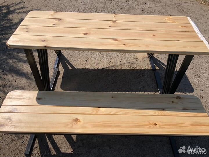Стол со скамейками