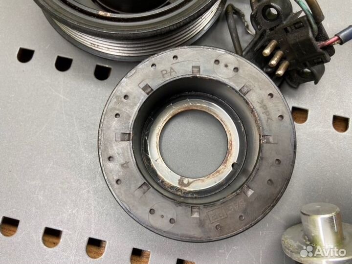 Шкив компрессора кондиционера Mercedes-Benz