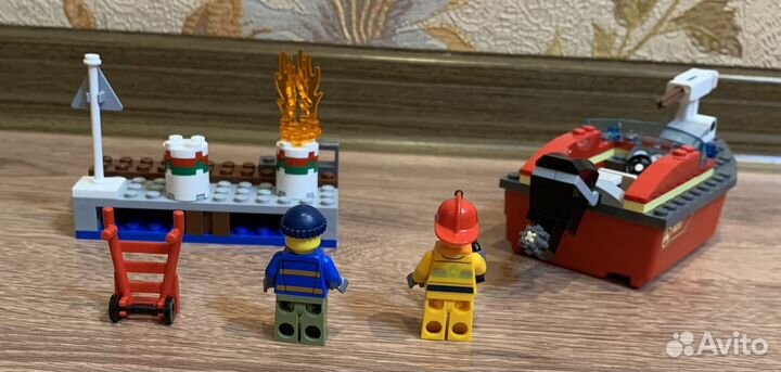 Набор Лего сити(60213) пожар в порту