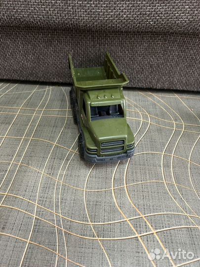 Игрушка грузовик военаая