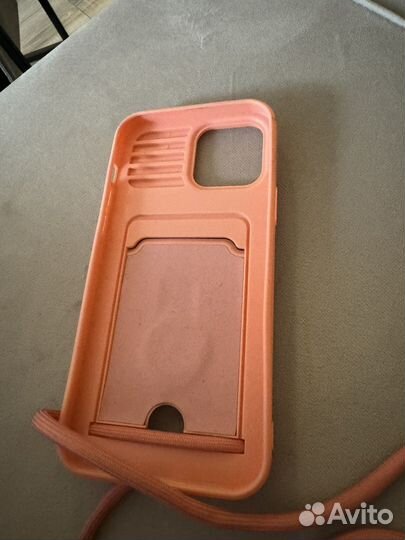 Чехлы на iPhone 13