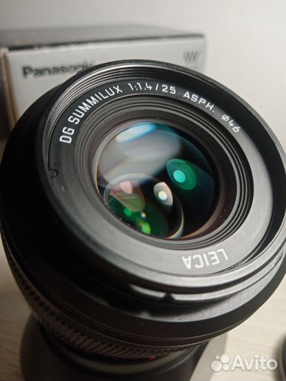 Объектив Leica DG Summilux 25 mm f / 1.4 mft