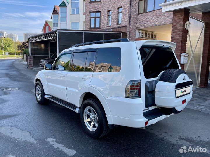 Mitsubishi Pajero 3.2 AT, 2014, 123 000 км