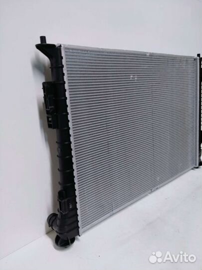 Радиатор охлаждения двигателя Hyundai Sonata DN8