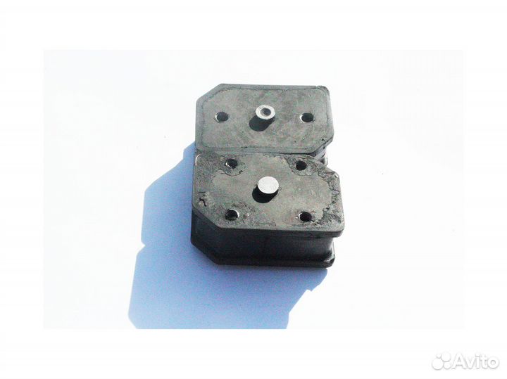 Амортизатор двигателя мтз