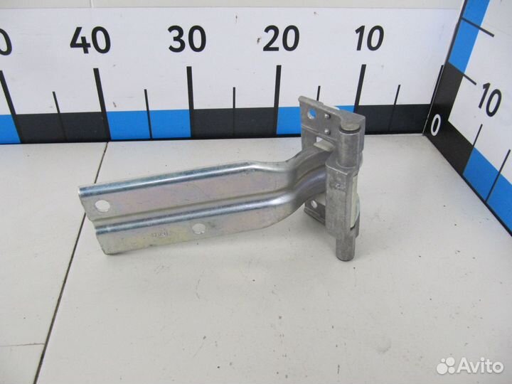 Петля бардачка Mercedes Benz Actros MP4