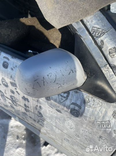 Зеркало правое Skoda Octavia A4