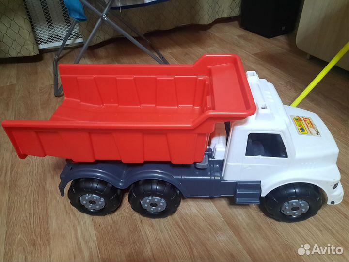 Большой грузовик игрушка