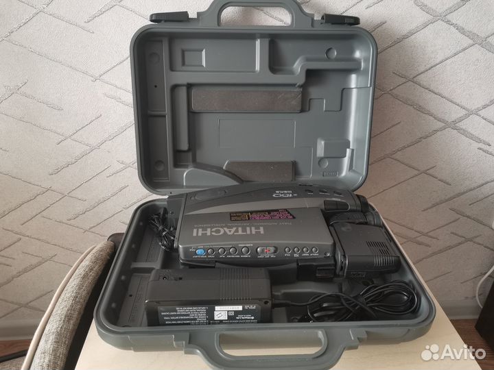 Видеокамера hitachi VM-2980E