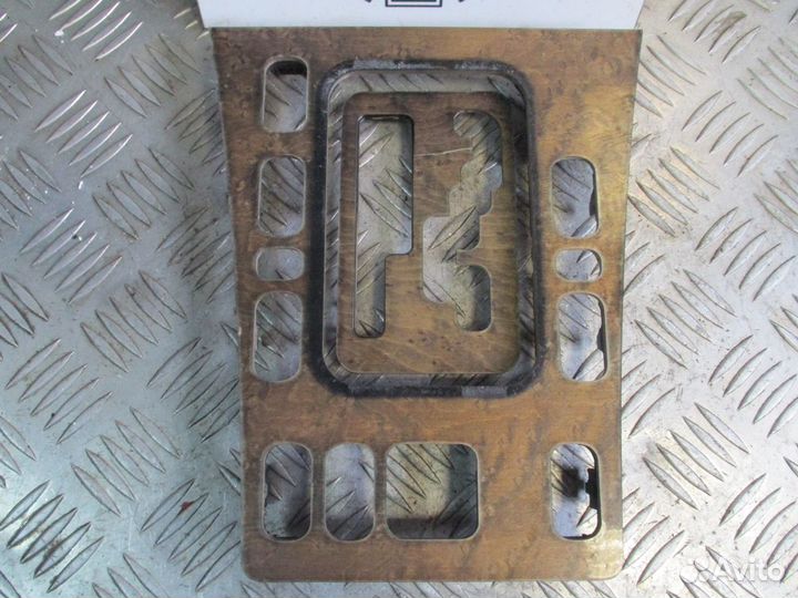 Накладка центральной консоли (дерево) MB W210 1999