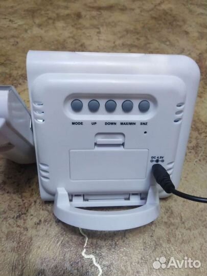 Проекционные часы