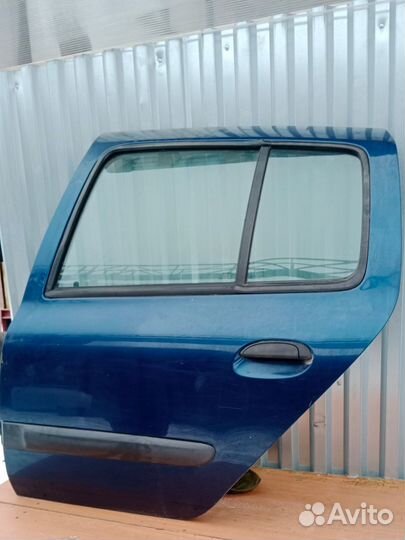 Задняя левая дверь Renault clio