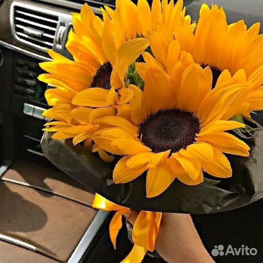 Букет из подсолнухов
