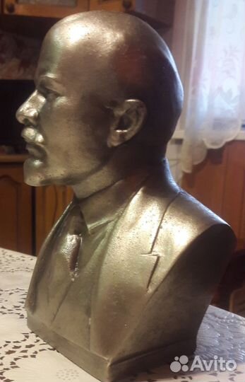 Бюст ленина