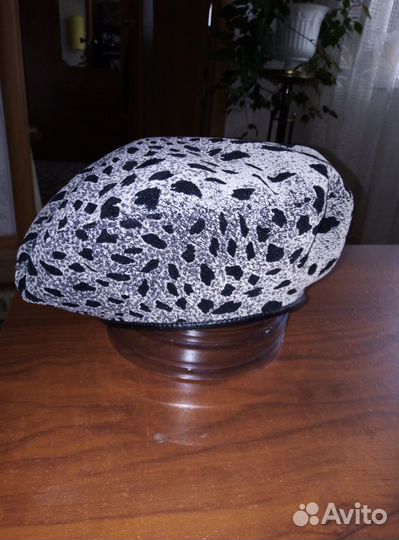 Берет новый