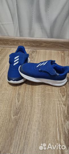 Кроссовки adidas