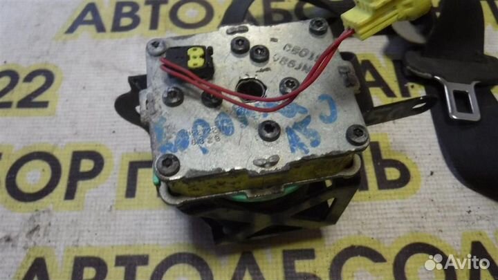 Ремень безопасности с пиропатроном Toyota Corolla