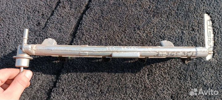 Топливная рампа с форсунками Форд Фокус 1 Зетек1.6