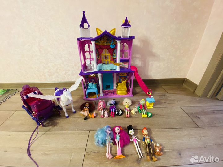 Игрушка Замок Enchantimals, куклы и карета