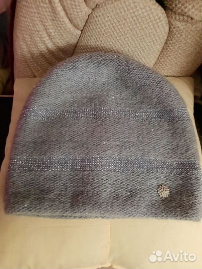 Головные уборы и перчатки женские