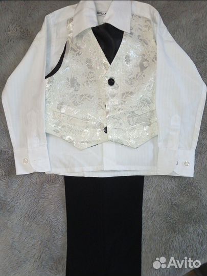 Костюм нарядный на мальчика