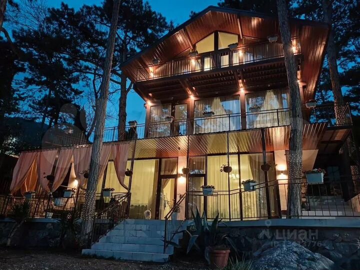 Дом 250 м² на участке 10 сот.