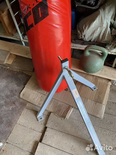 Кронштейн для боксерского мешка