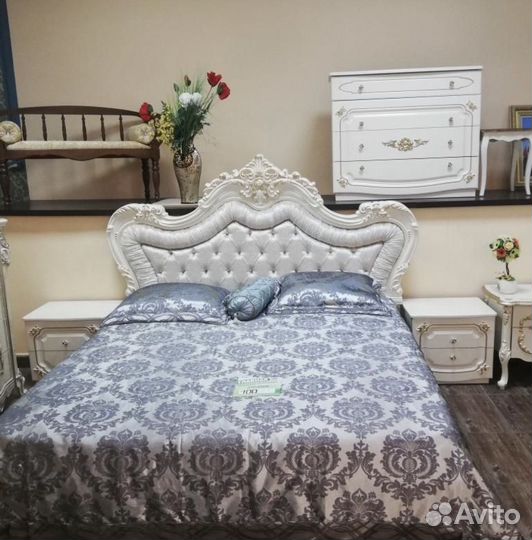 Спальный гарнитур 