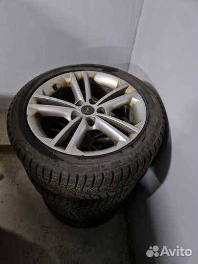 R18 Bridgestone Blizzak MZ-01 245/45, PCD 5x120 DIA 67.1