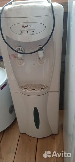 Кулер для воды напольный