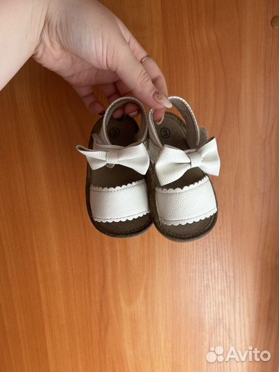Сандали для малышки