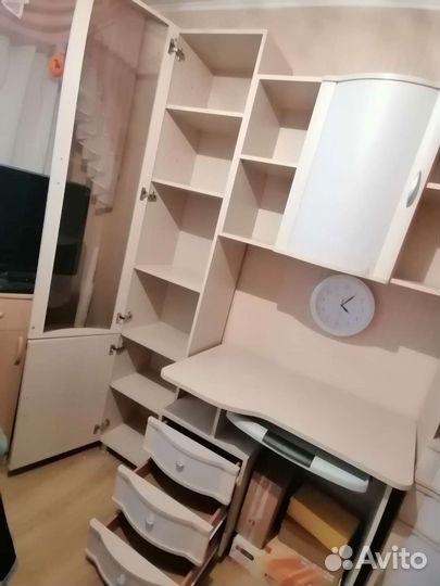 Стенка с письменным столом