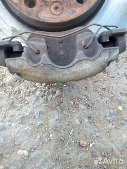 Суппорт передний правый Renault Duster F4RA 400