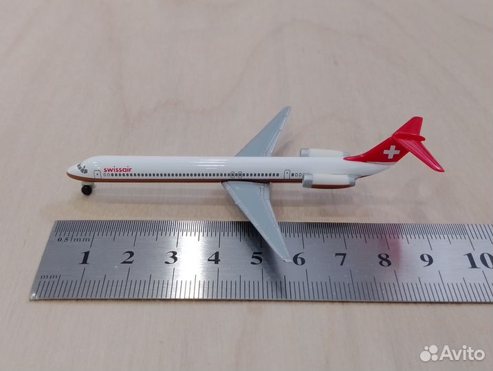 Самолёт в коробке. McDonnell Douglas MD-81 