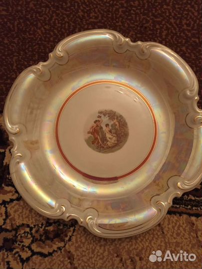 Антикварное блюдо Мадонна