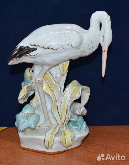 Фарфоровая статуэтка- аист И лягушка. дулево