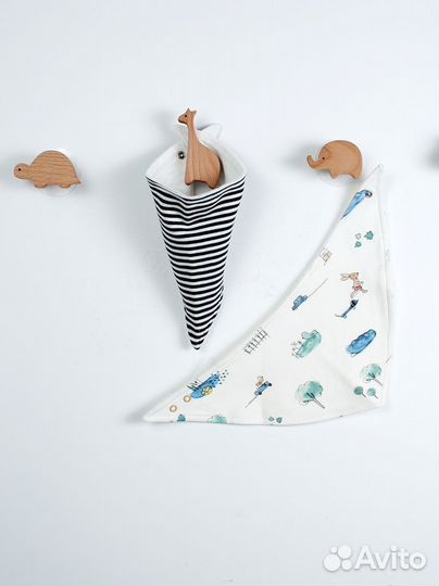 Слюнявчик для мальчика Kiabi и другие