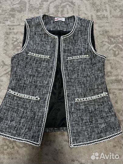 Жилет черный с жемчугом prada 42р